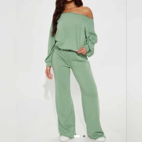 Off The Shoulder 2 Piece Set Size XL NWT - Picture 1 of 10